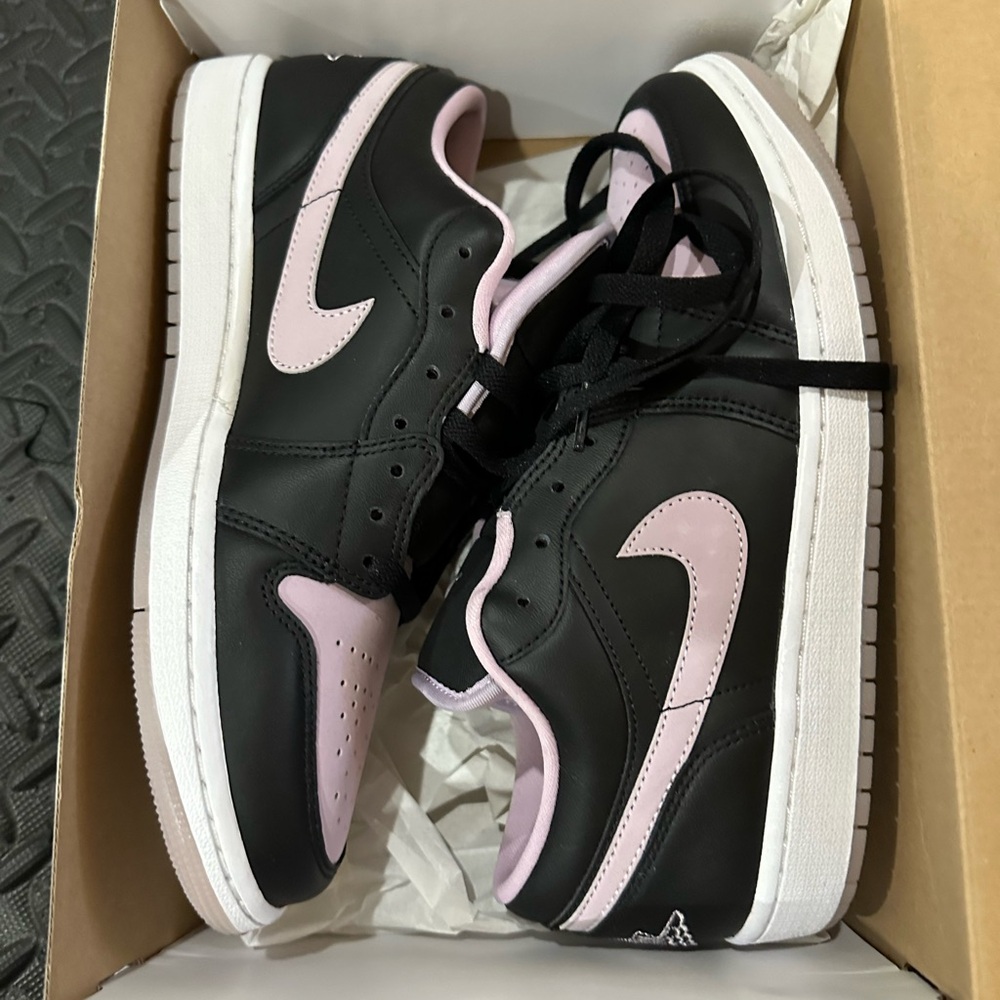 NIKE Air Jordan 1 Low SE